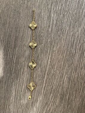 Gold Four-Flower Link Bracelet - Women's Jewelry